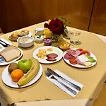 Hotel Forum - Free Parking For Cars 3*