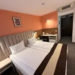 Hotel Forum - Free Parking For Cars Sofía