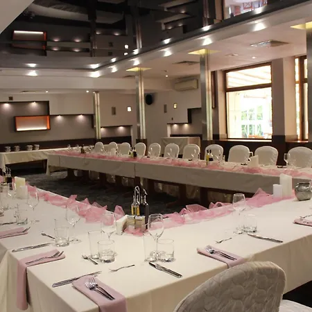 Forum - Free Parking For Cars 酒店 3*