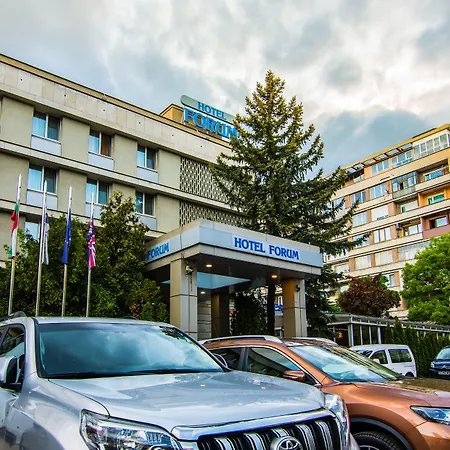 Hotel Forum - Free Parking For Cars