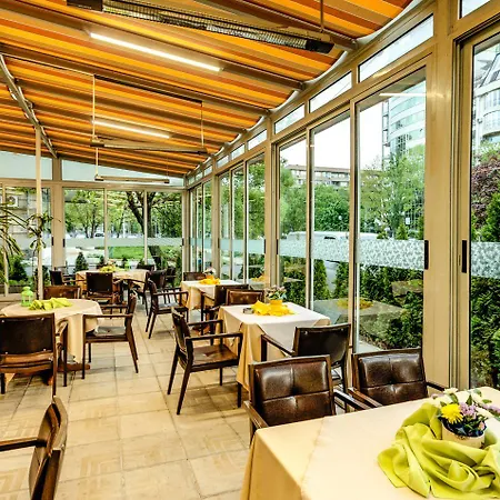 Forum - Free Parking For Cars 酒店