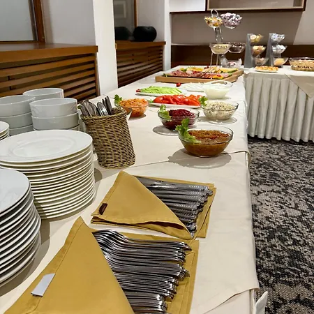 Forum - Free Parking For Cars