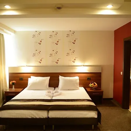 Forum - Free Parking For Cars Hotel