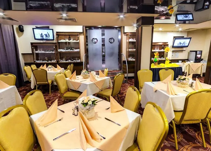 Forum - Free Parking For Cars מלון 3*