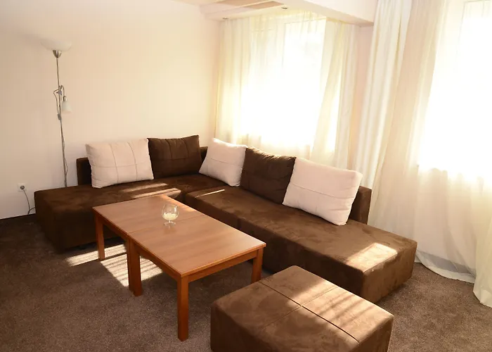 Forum - Free Parking For Cars מלון