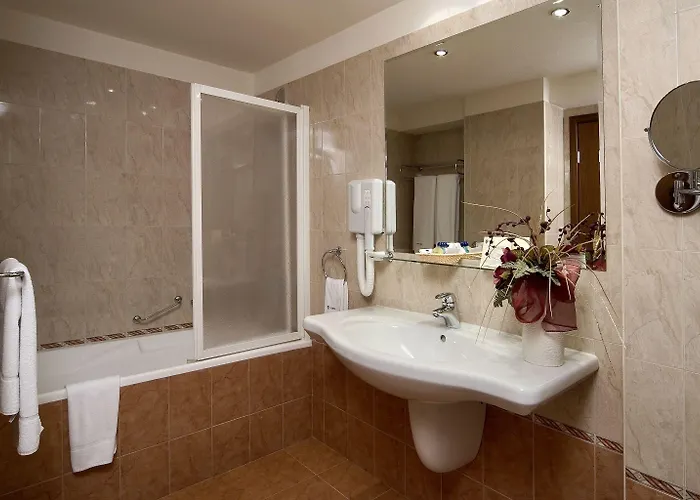 Forum - Free Parking For Cars