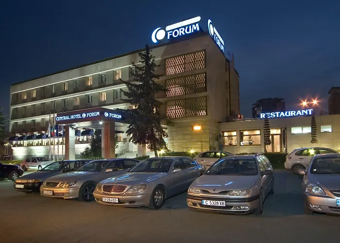 Forum - Free Parking For Cars מלון