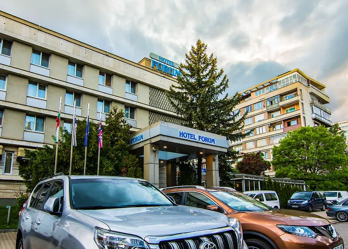Hotel Forum - Free Parking For Cars