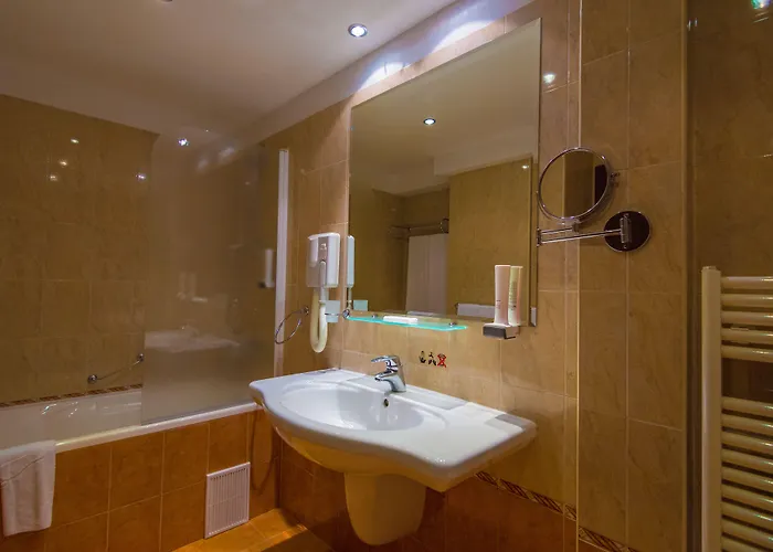 Forum - Free Parking For Cars 3* סופיה