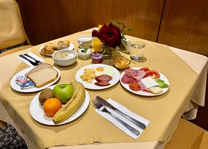 Hotel Forum - Free Parking For Cars 3*