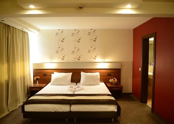 Forum - Free Parking For Cars מלון