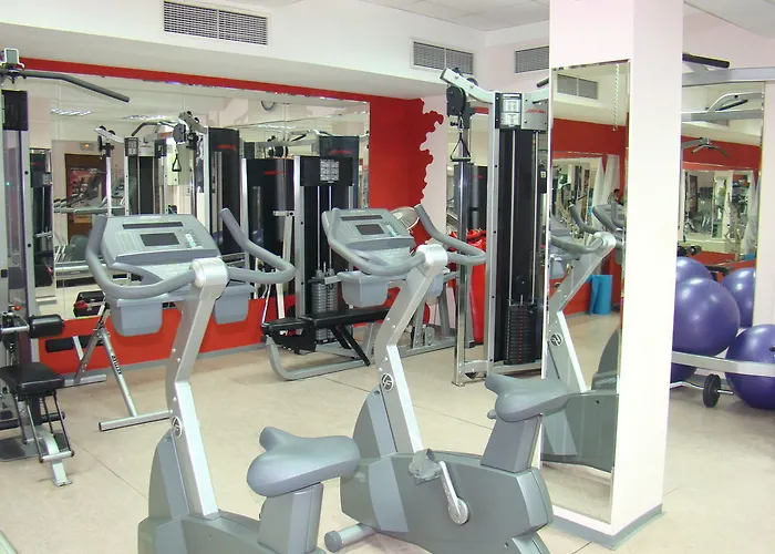 Forum - Free Parking For Cars Хотел 3*