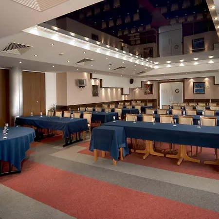 ホテル Forum - Free Parking For Cars 3*