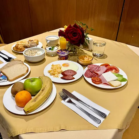 Szálloda Forum - Free Parking For Cars 3*