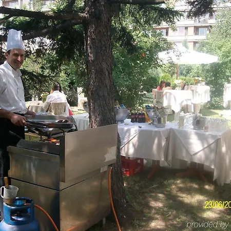 ホテル Forum - Free Parking For Cars 3*