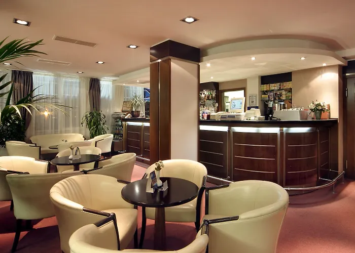 ホテル Forum - Free Parking For Cars 3*